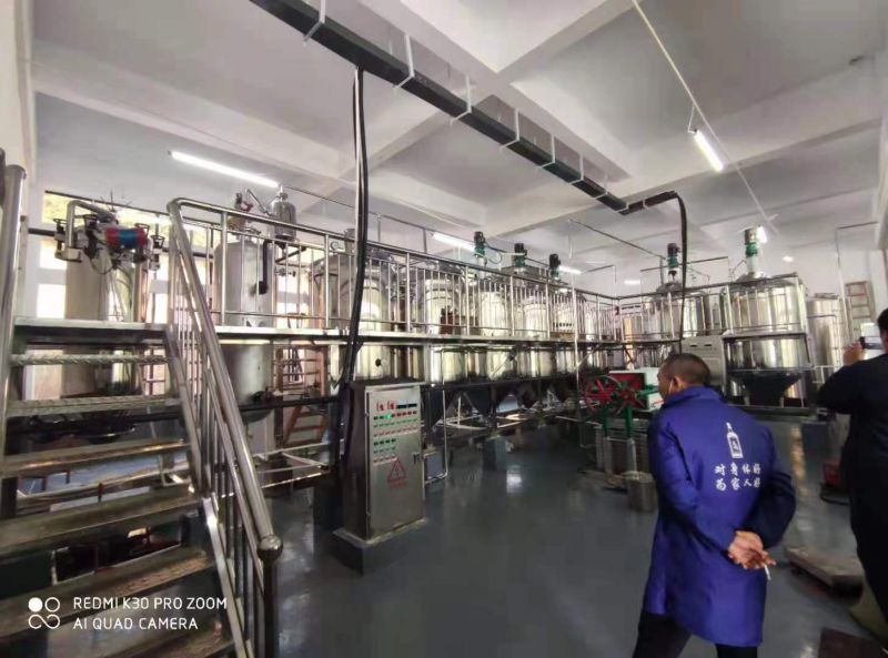 食用級(jí)植物油油精煉現(xiàn)場